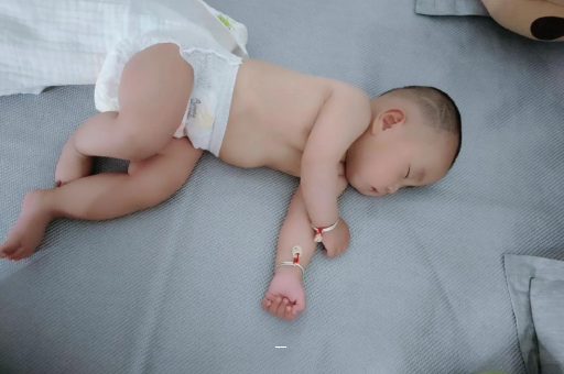 鄂州宝宝先长上牙还是下牙